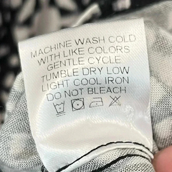 Xirena Women Printed Long Sleeve Unlined Button Down Flowy Dress M Knee Length - Picture 5 of 9